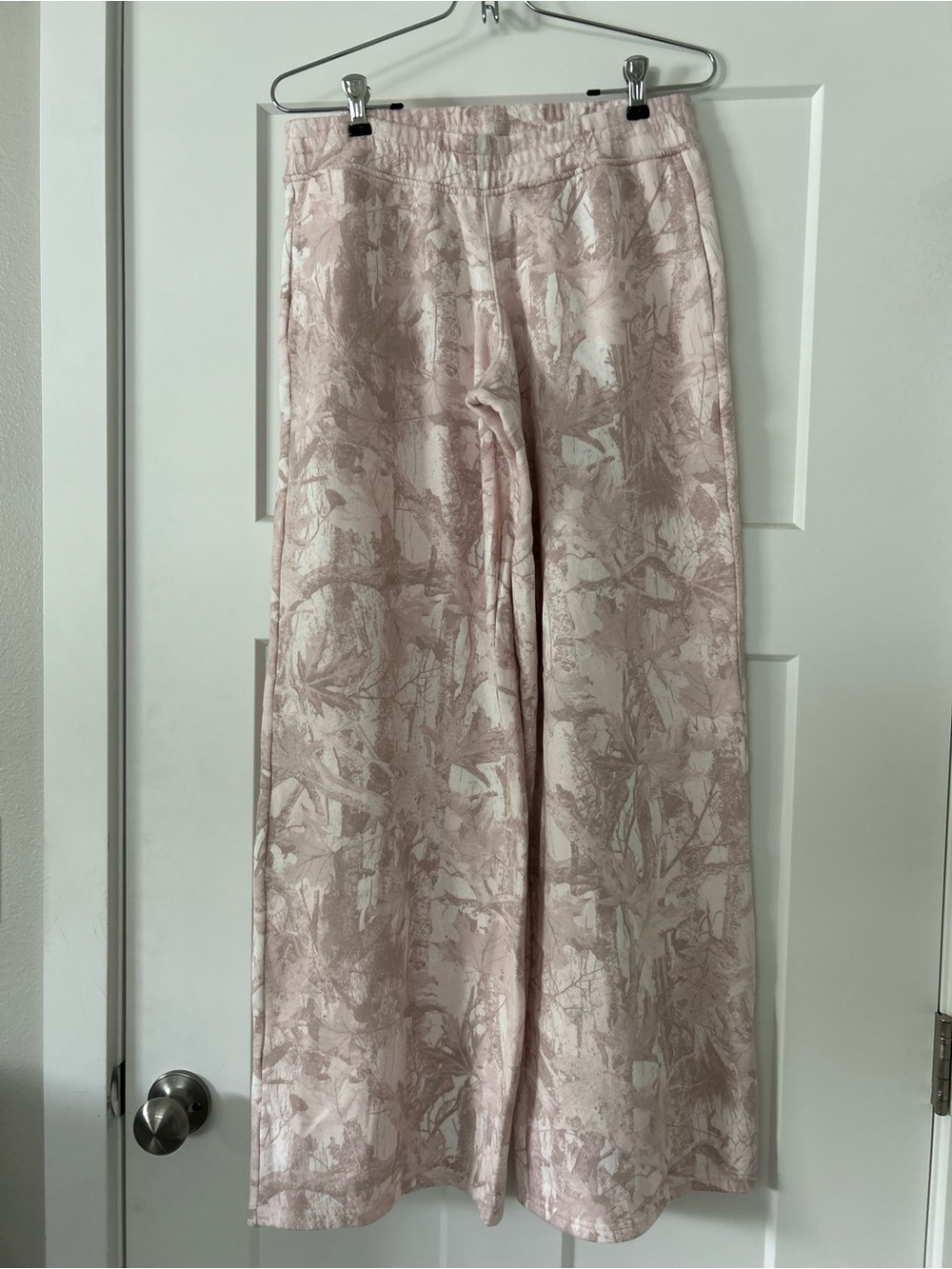 Hollister Blush Camouflage Wide-Leg Pants